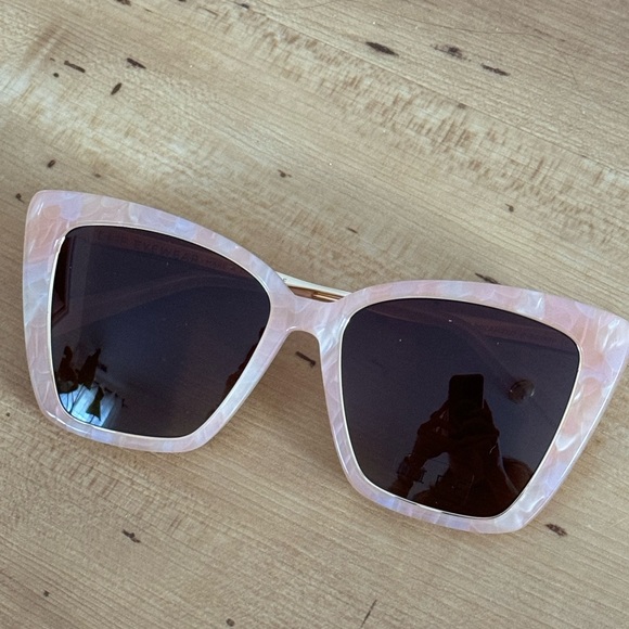 BRAND NEW BECKY IV DIFF SUNGLASSES - Picture 1 of 7